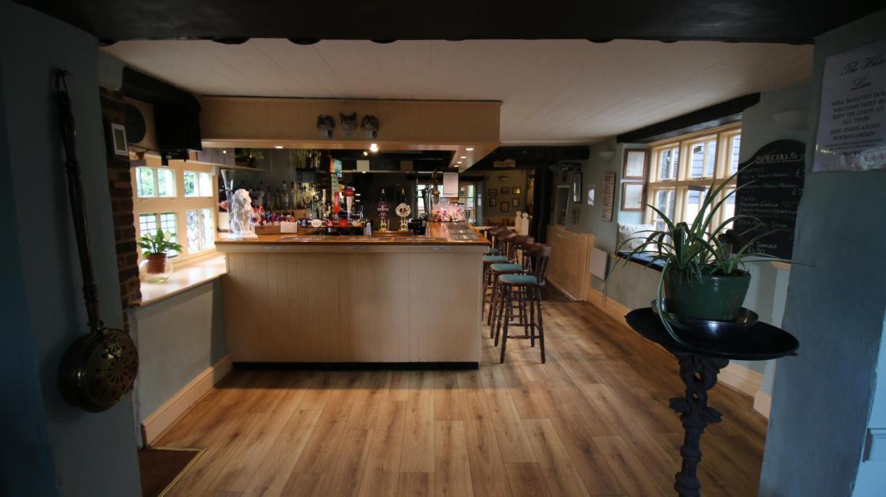 The White Lion At Wicken Bed & Breakfast Милтън Кейнс Екстериор снимка