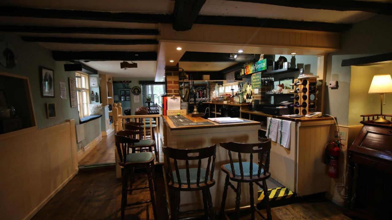 The White Lion At Wicken Bed & Breakfast Милтън Кейнс Екстериор снимка
